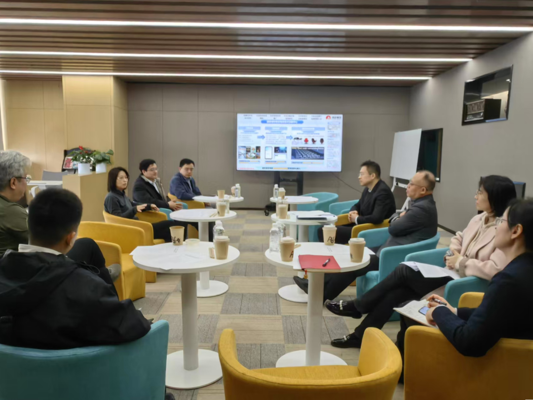 貫徹“XR產(chǎn)業(yè)創(chuàng)新中心”建設(shè)戰(zhàn)略布局，西投控股赴西部電影集團有限公司座談交流